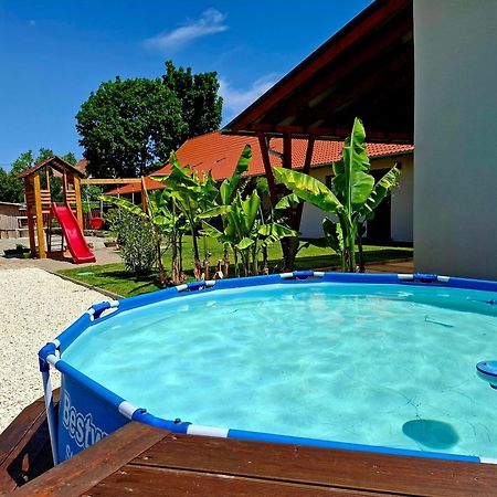 Szelcsengo Wellness Vendeghaz Apartment Mako Exterior photo